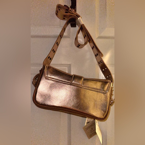 Free People Metallic Gold Leather Buckled Shoulder Crossbody Bag NWT 🔖 - Picture 2 of 9